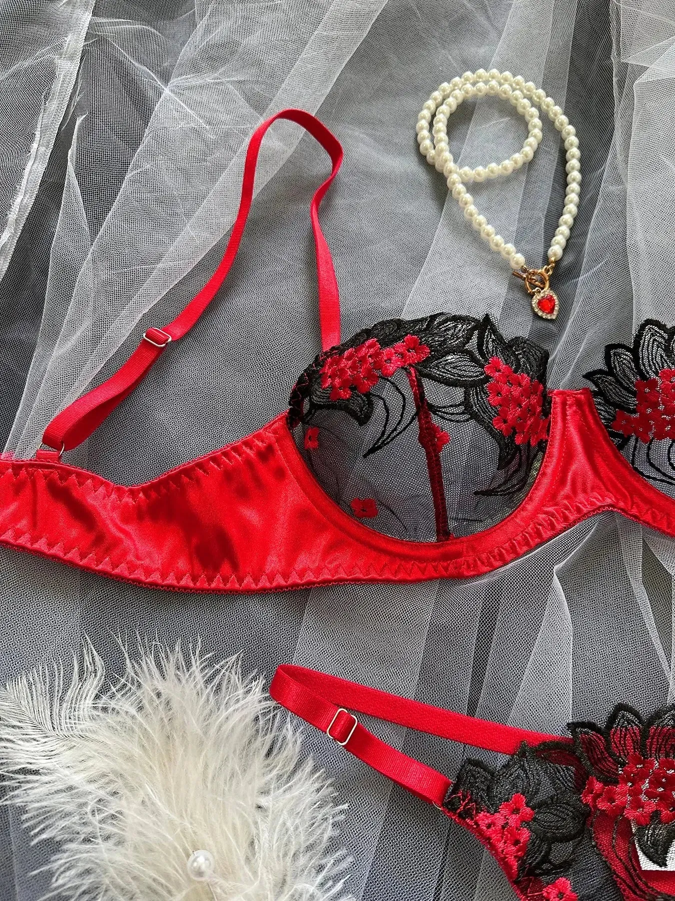 Fancy Luxurious Floral Lace Lingerie Set