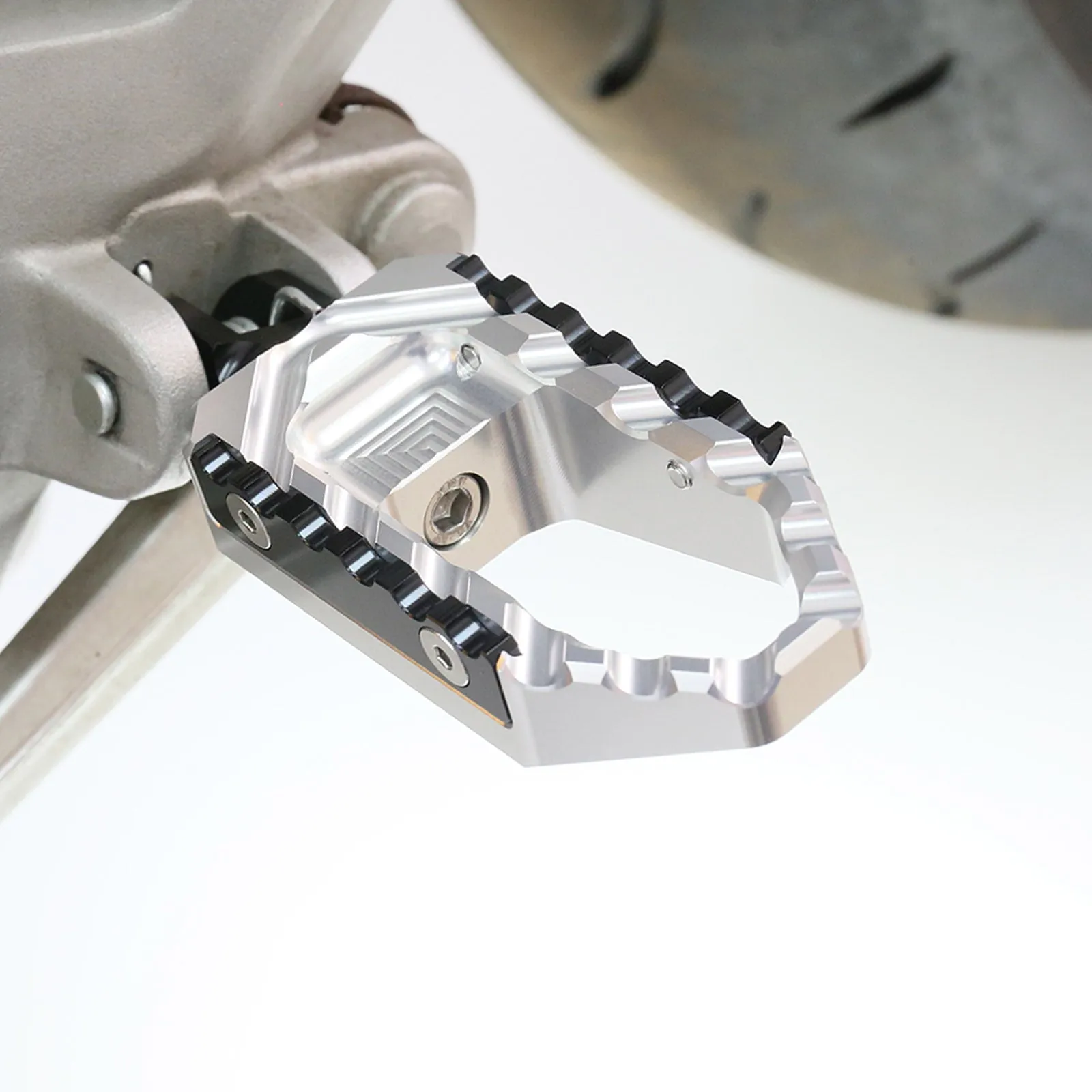 {Rear}  Fits Triumph Speed Four Speed Triple TRC Touring Wide Foot Pegs