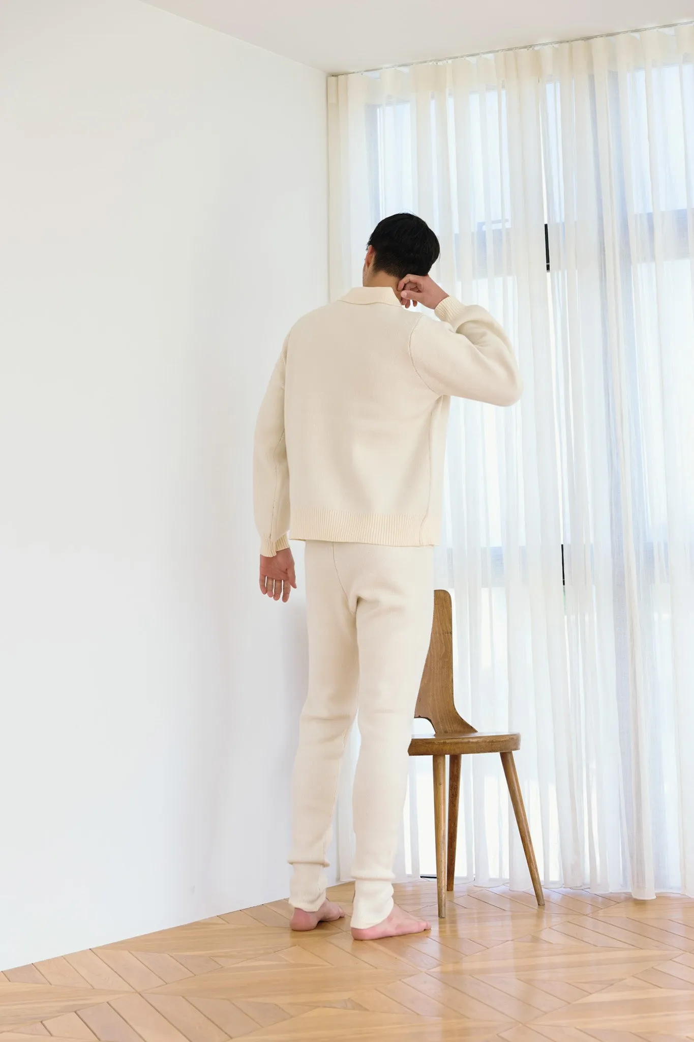 Rich Taupe Collared Sweater / 白花(Ivory)