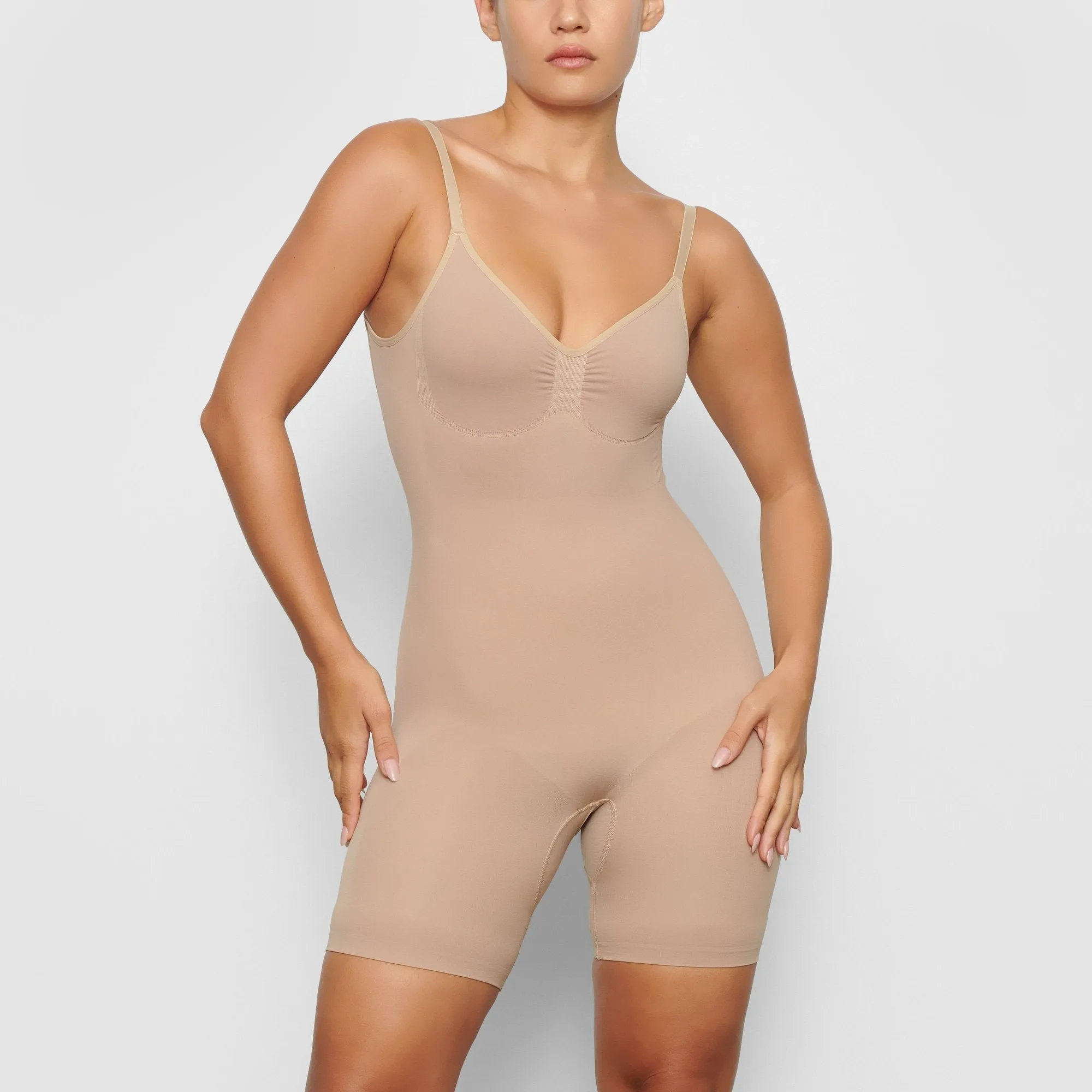 SEAMLESS SCULPT LOW BACK BODYSUIT MID THIGH | CLAY
