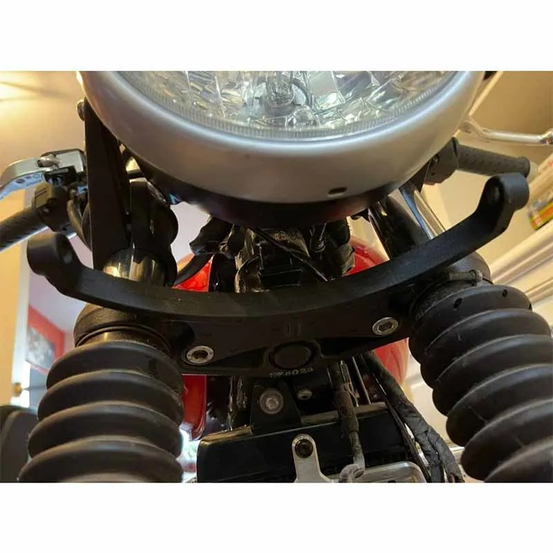 Support clignotants BOOMERANG pour Té Inférieur (Triumph Street Twin/Speed Twin 900) | Motone Customs