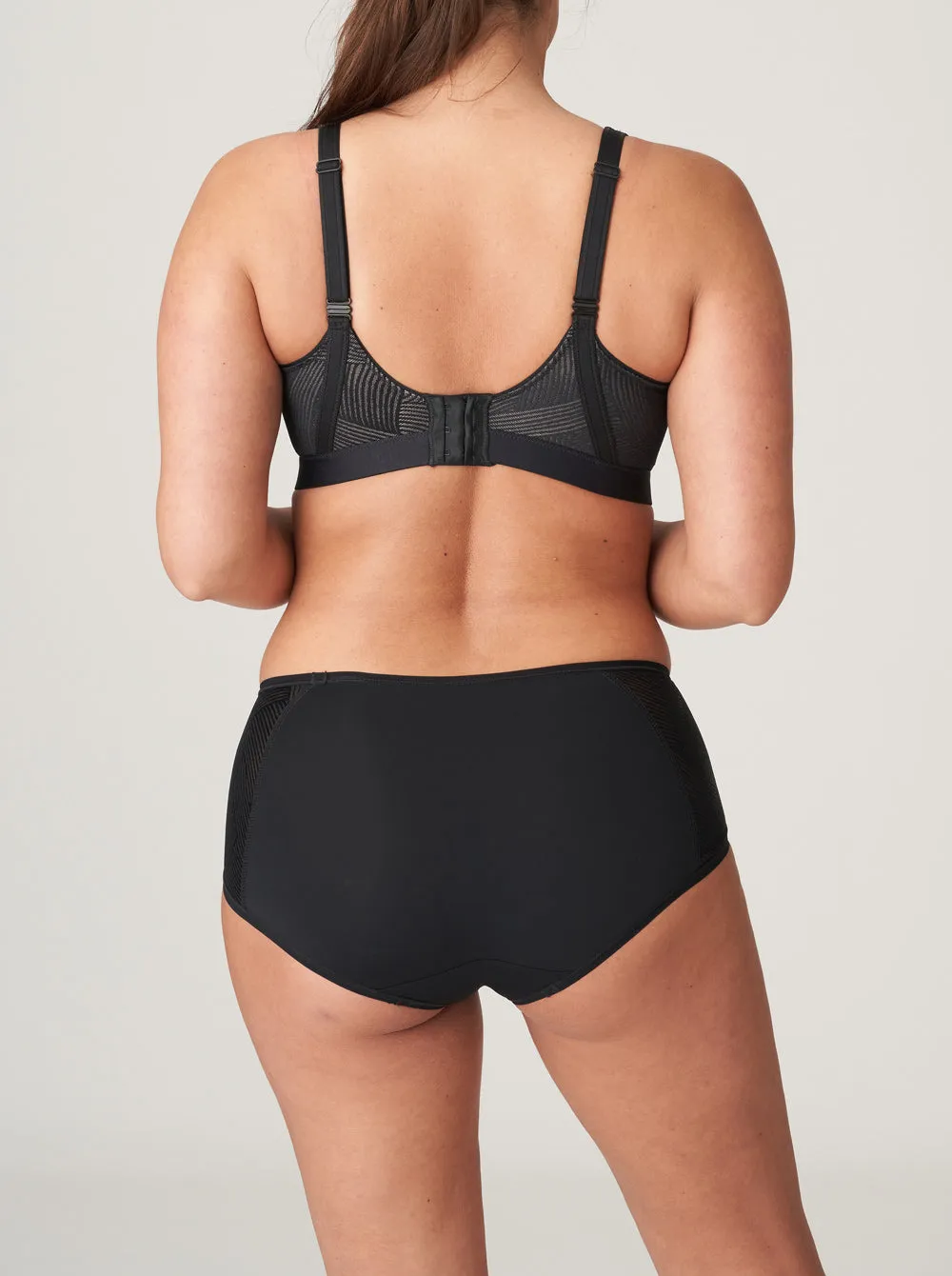 The Game Underwired C-H Sports Bra - Black