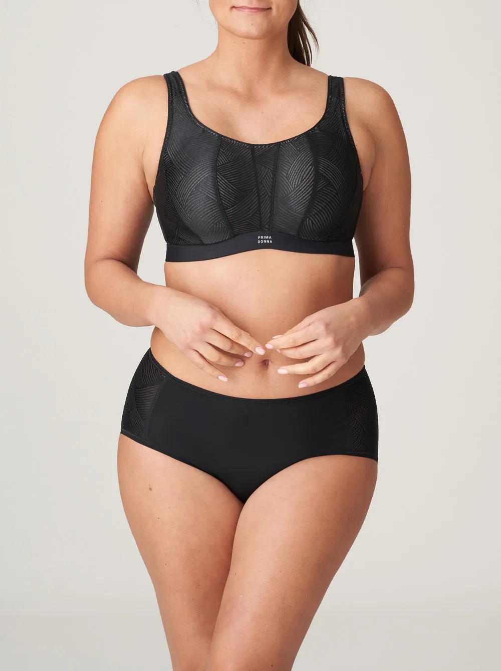 The Game Underwired C-H Sports Bra - Black
